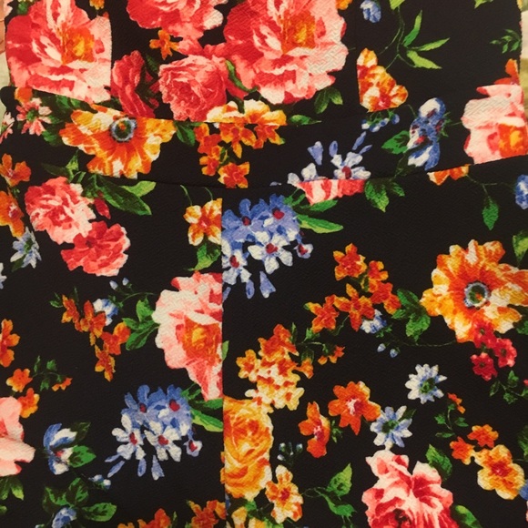 Floral summer romper for skinny girls - Picture 7 of 7